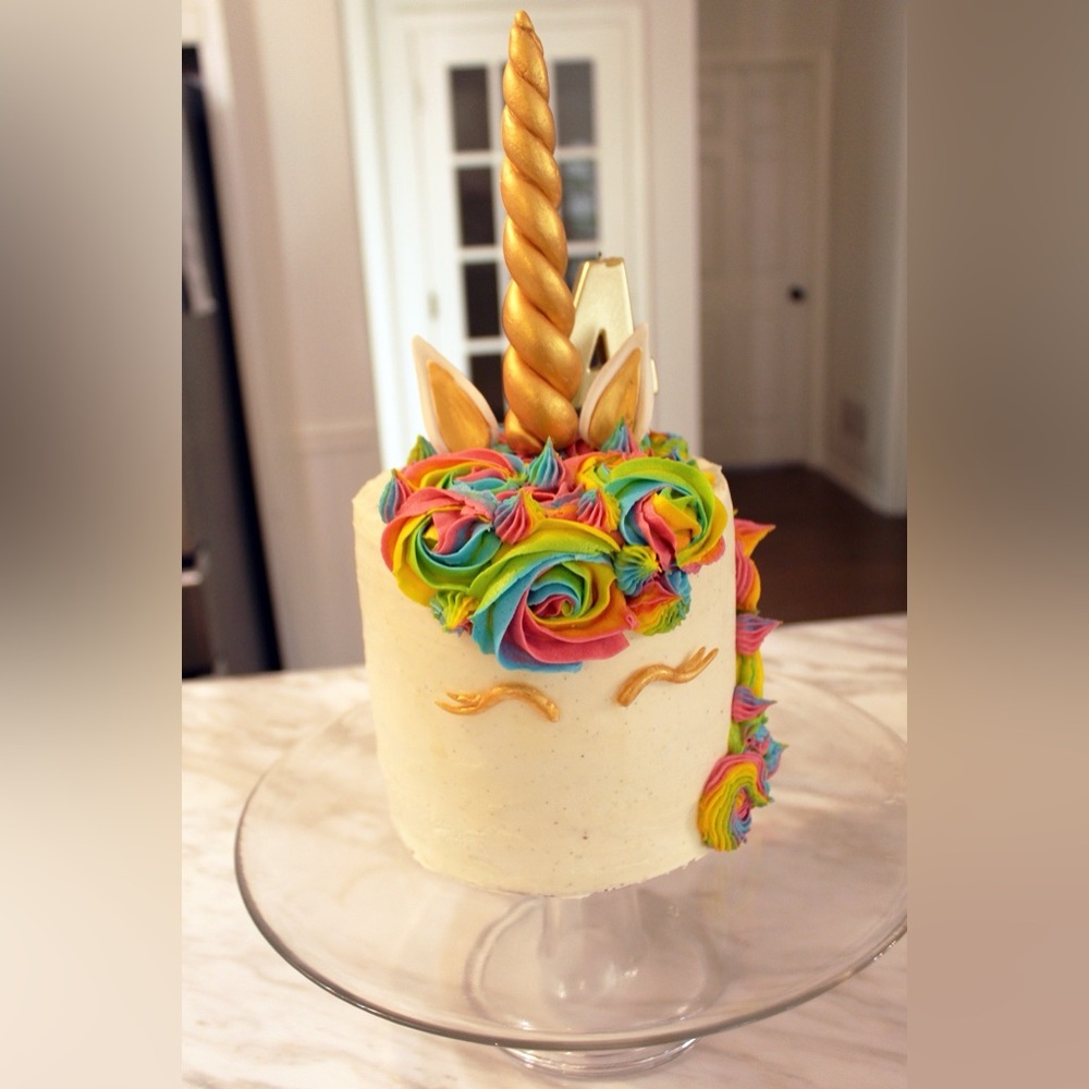 Unicorn cake topper